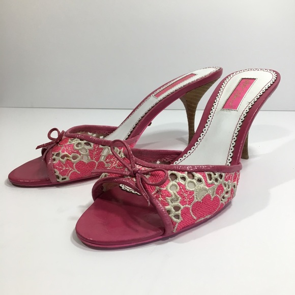 🎀 Betsey Johnson Pinup Bow Pink Lace Sandal Heels - Picture 2 of 8